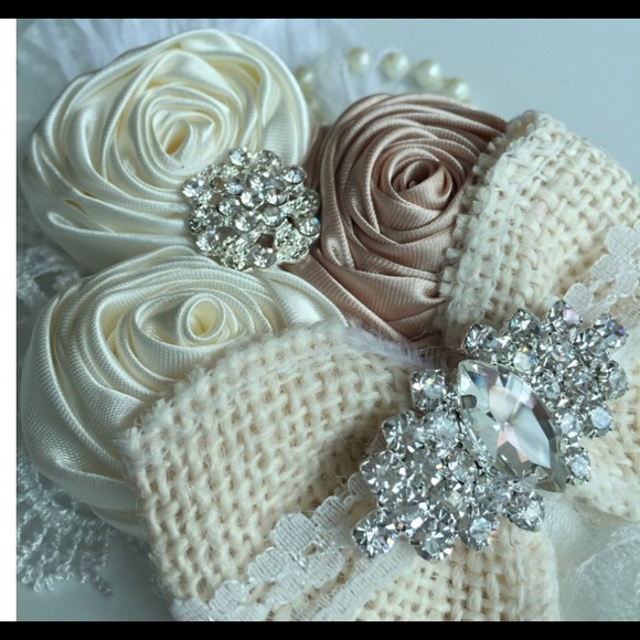 White Lace Baby Girl Headband - Picture 5 of 7